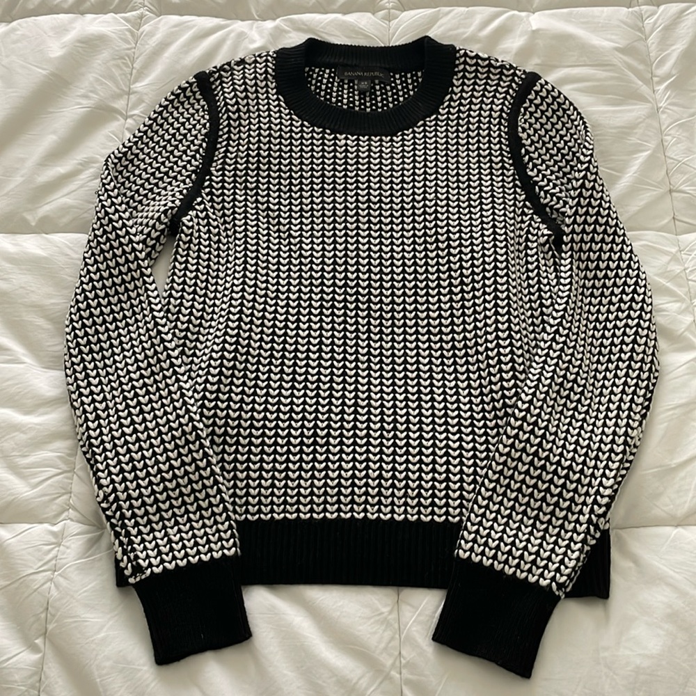 Banana Republic Black and White Sweater